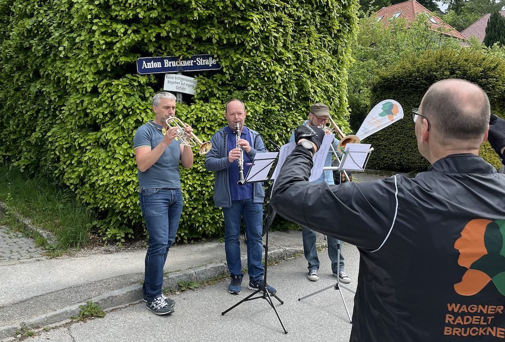 WAGNER RADELT WEITER&nbsp;…